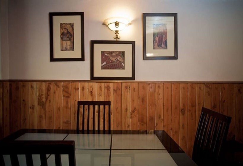 ホテル Atulya Emerald Heights