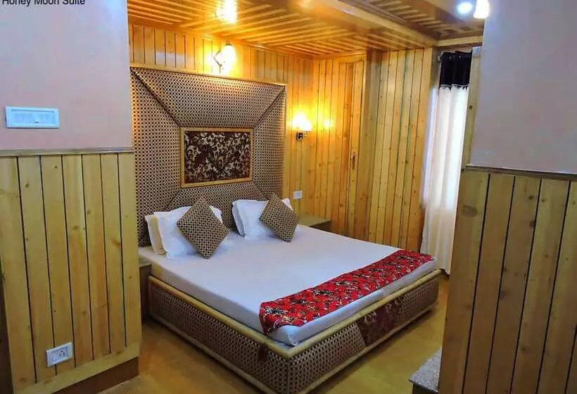 ホテル Chaman Palace