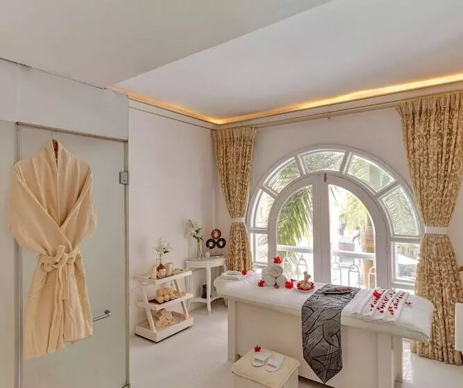 酒店 Club Mahindra Emerald Palms, Goa