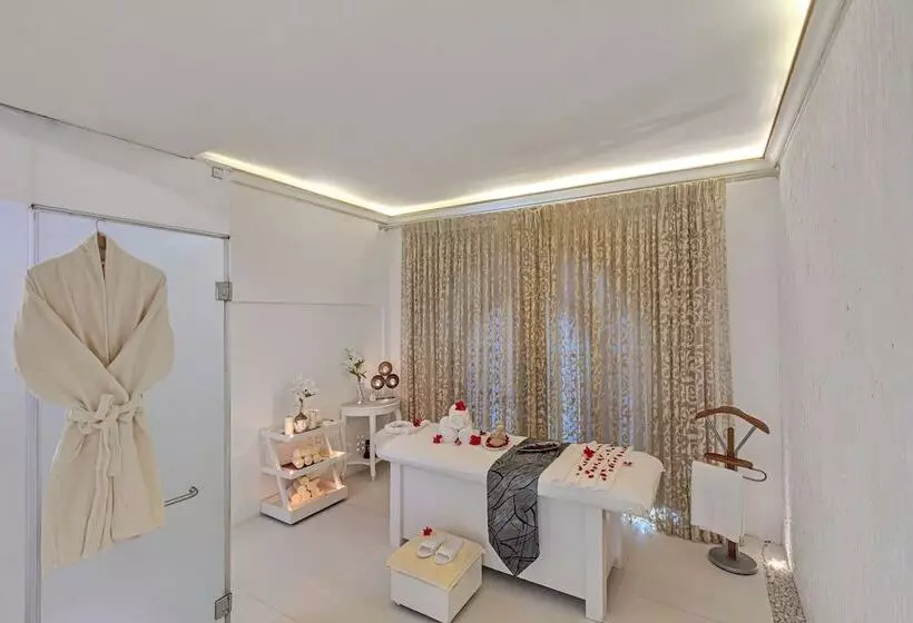 酒店 Club Mahindra Emerald Palms, Goa