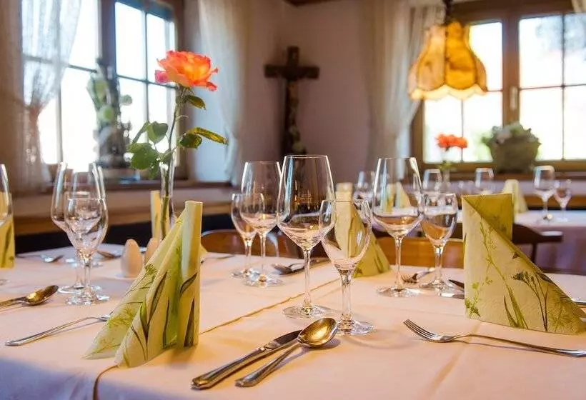 Отель Gasthof Zum Rossle