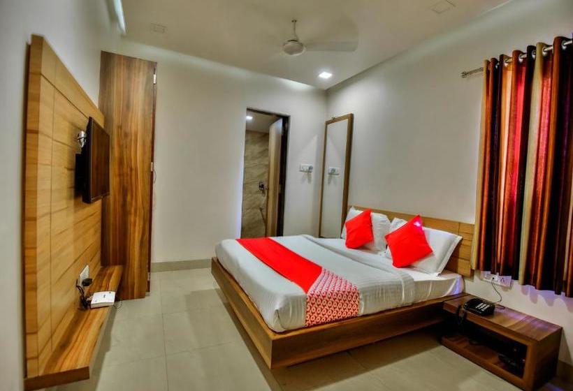 호텔 Capital O 13791 Mount Winds