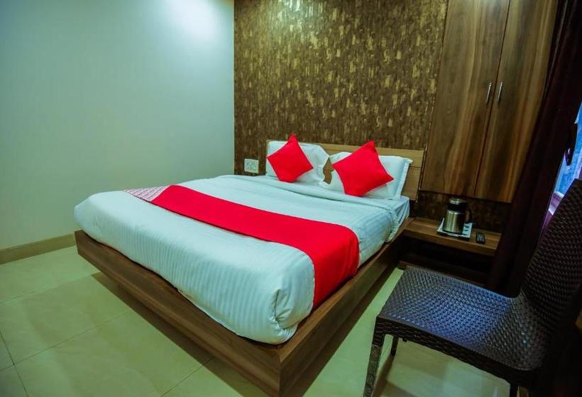 호텔 Capital O 13791 Mount Winds