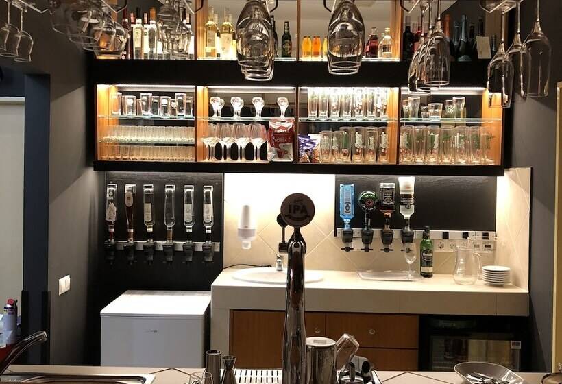 酒店 Semiramis Business