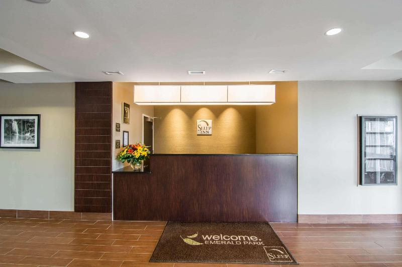 Отель Sleep Inn Regina East