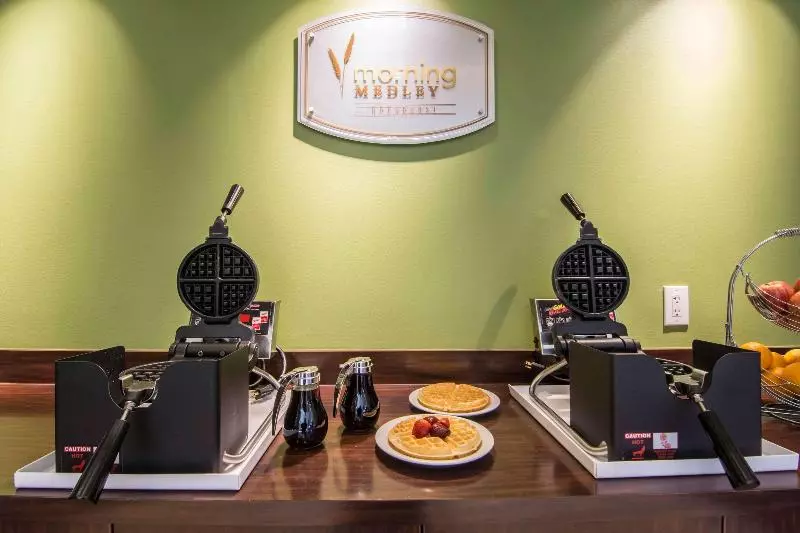 Отель Sleep Inn Regina East