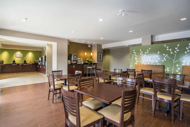 Отель Sleep Inn Regina East