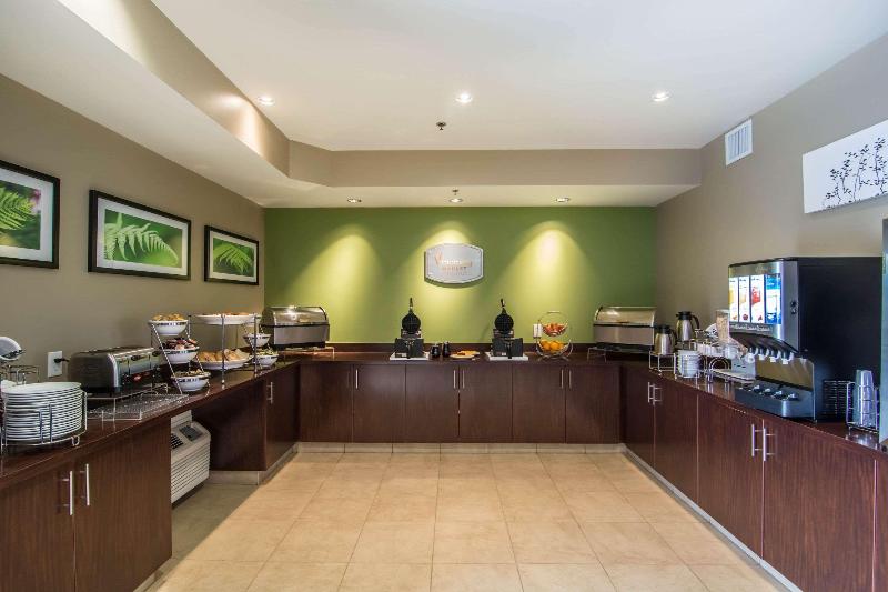 Отель Sleep Inn Regina East