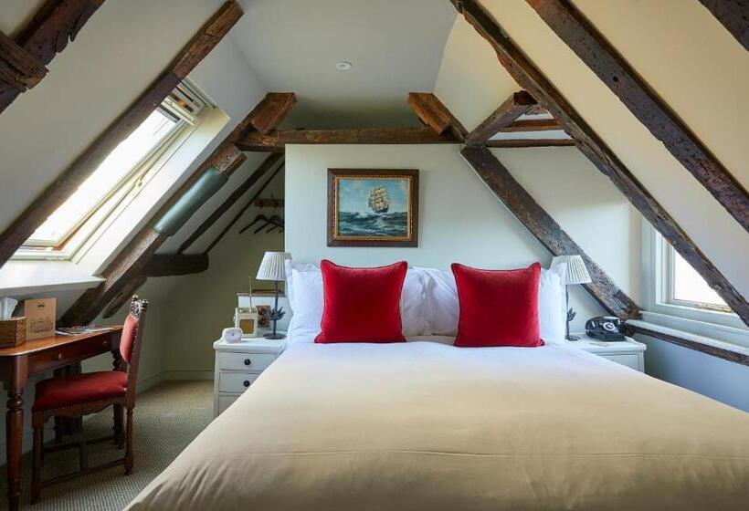 هتل The Pig In The Wall