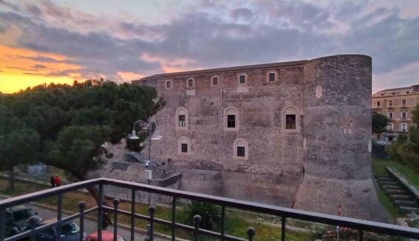 تختخواب و صبحانه Federico Ii