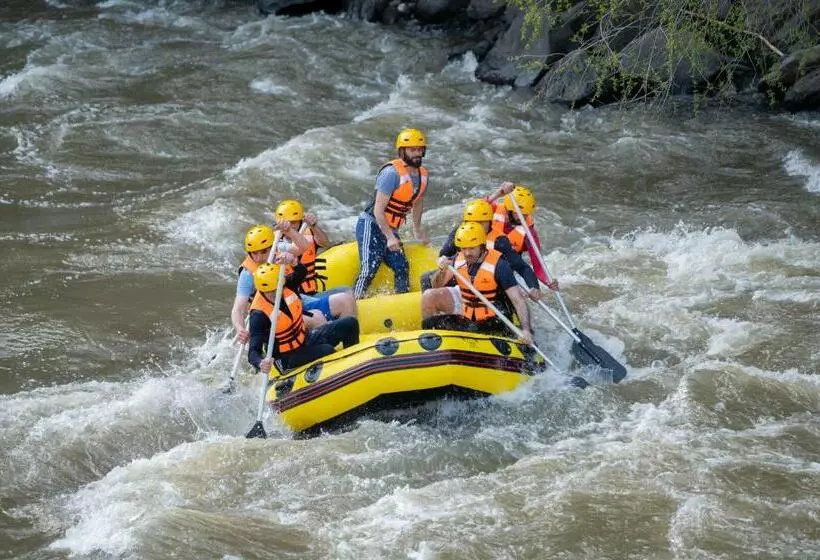 Hotelli Rafting House