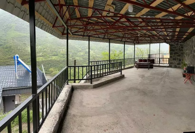 Hotelli Rafting House