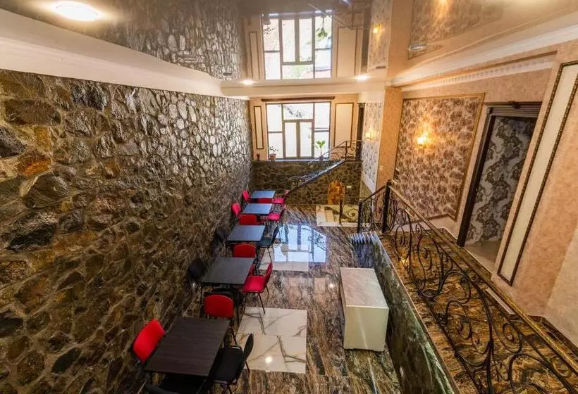 Hotelli Rafting House