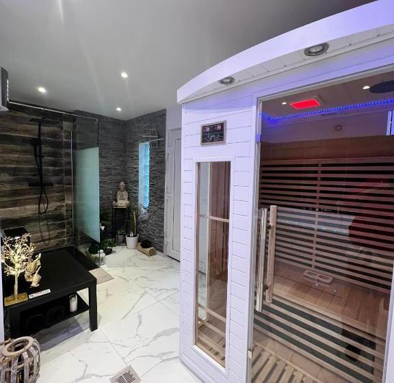 פנסיון Le Clos Fleuri