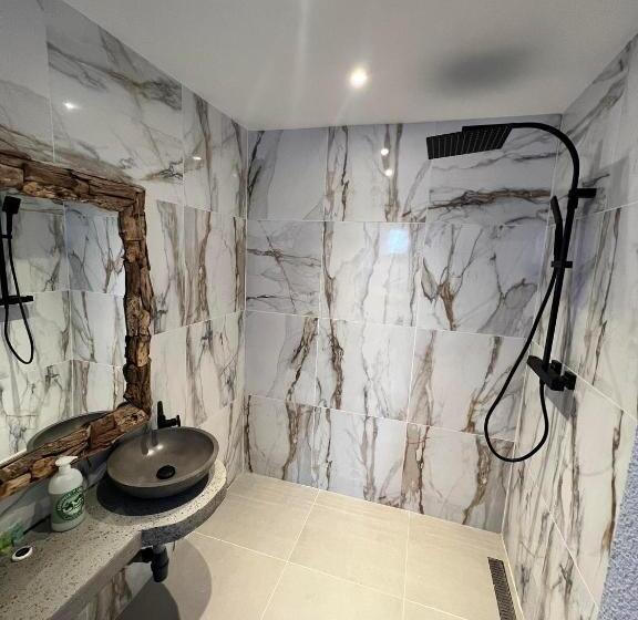 פנסיון Le Clos Fleuri