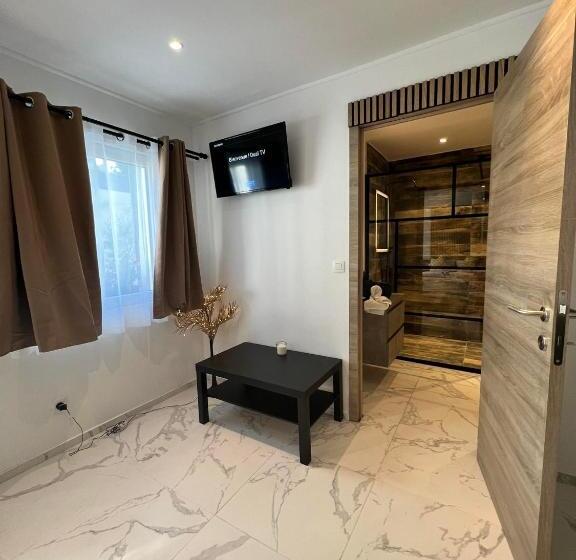 פנסיון Le Clos Fleuri