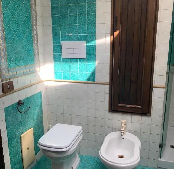 ベッドアンドブレックファースト Castellabatecoast