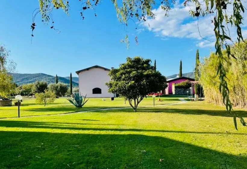 ホテル Agriturismo Paradiso