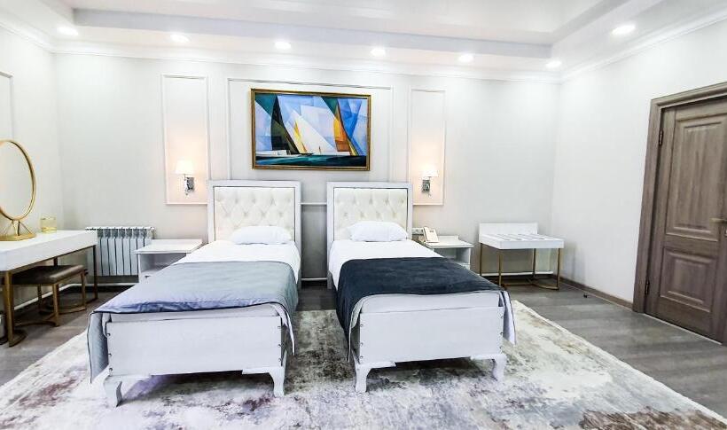 هتل Grand Holiday Hall