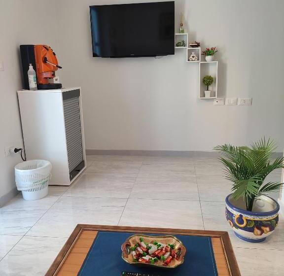 פנסיון Midway House Italy