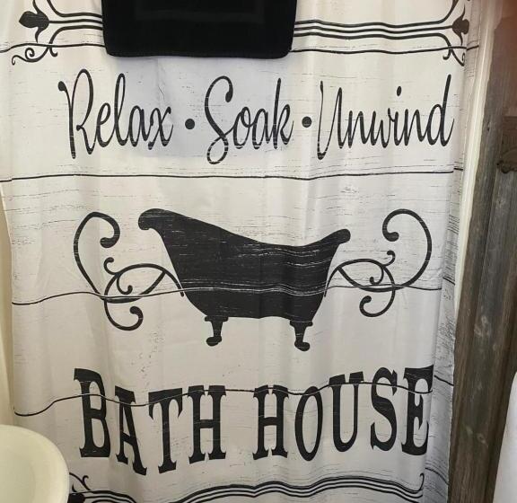 Пансион Acorn Hideaways Canton Cozy Frontier Rm For 3 Full Bathtub