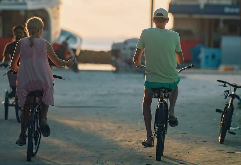 تختخواب و صبحانه The Bilimbi Guesthouse & Inn