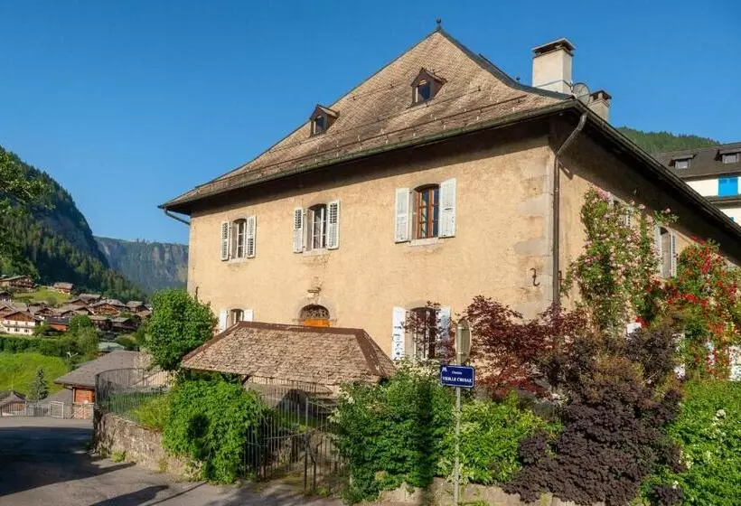 تختخواب و صبحانه The Manoir