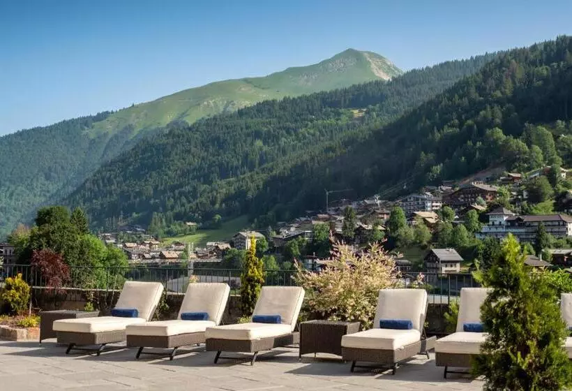 تختخواب و صبحانه The Manoir