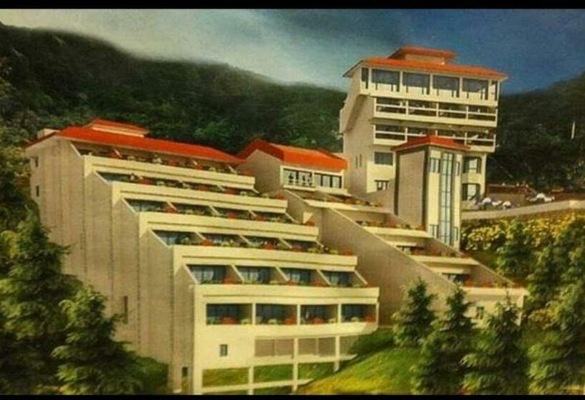 בית מלון כפרי Misty Meadows Resorts