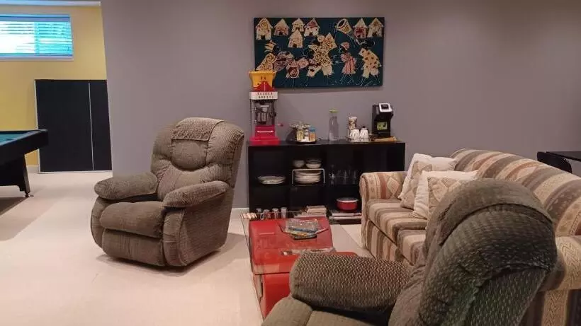 پانسیون 680 Sq Ft Private Space With Ensuite Bathroom