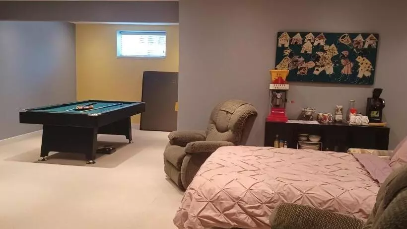 پانسیون 680 Sq Ft Private Space With Ensuite Bathroom