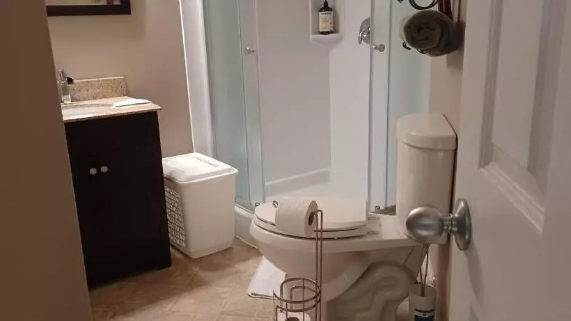 پانسیون 680 Sq Ft Private Space With Ensuite Bathroom