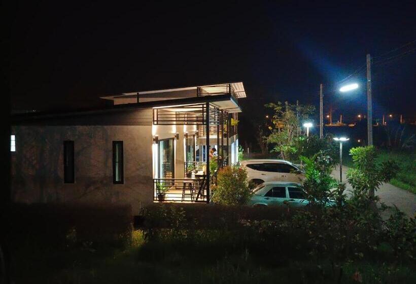 پانسیون บ้านแม่อุทัยธานี Baanmae Uthaithani