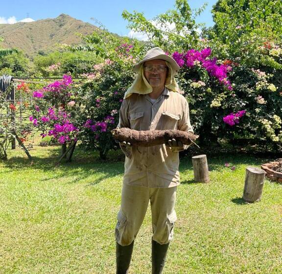 Hotel Minifinca La Comarca Alojamiento Y Experiencias Agrícolas