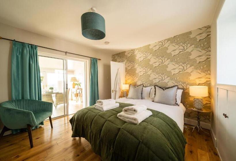 هتل Nether Glenny Farm