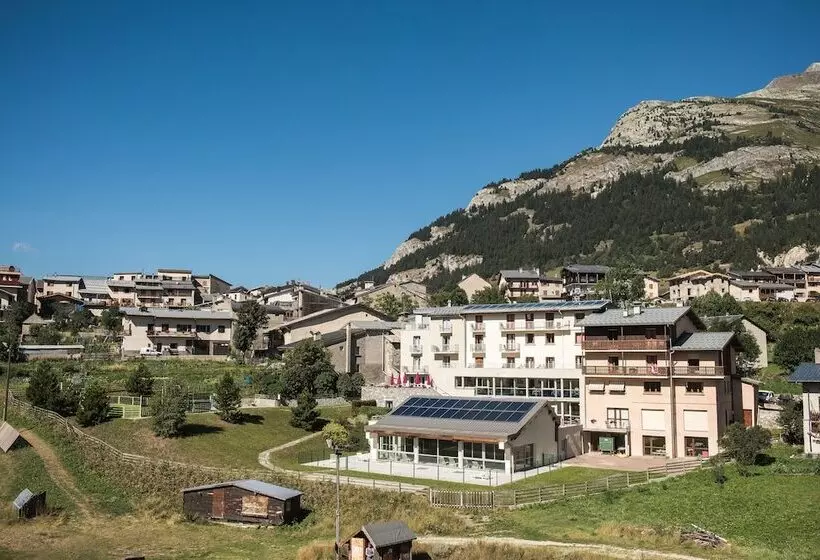 Hotelli Village De Vacances Fleurs Et Neige