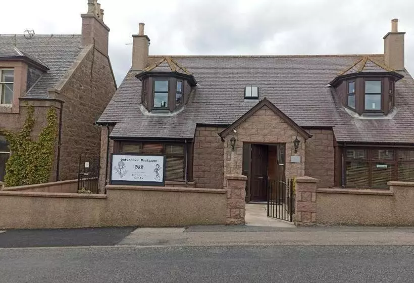 Outlander Boutique B&b King