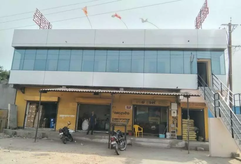 ホテル Fun Park Sanand
