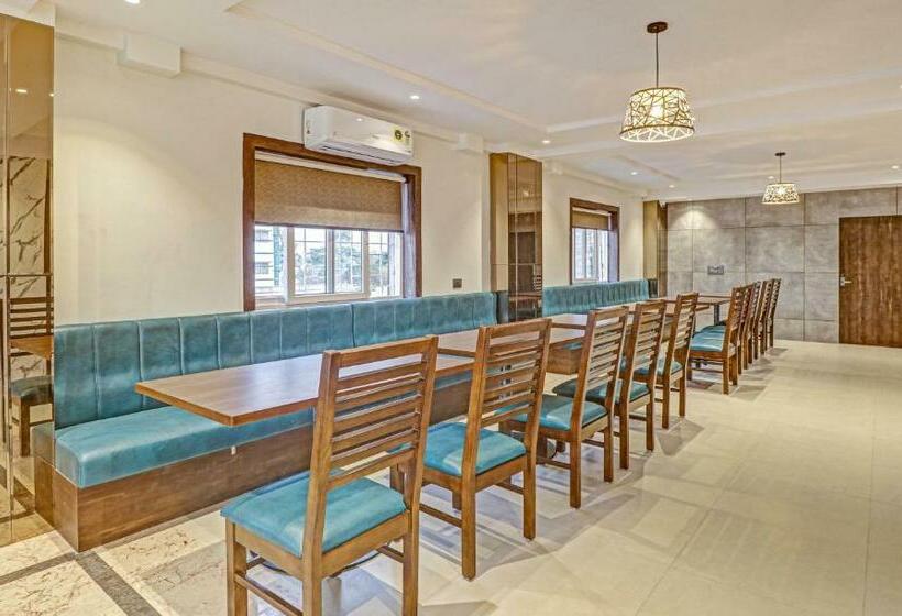 Hotel Treebo Emora Grand