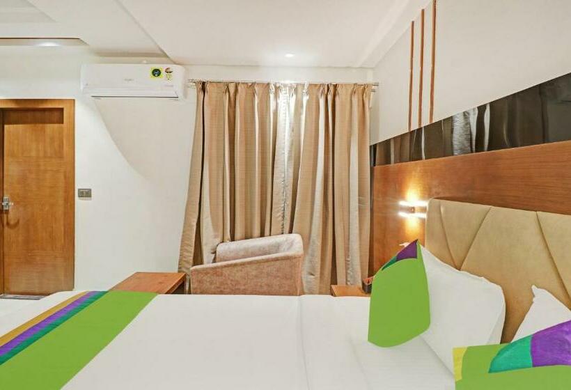 Hotel Treebo Emora Grand