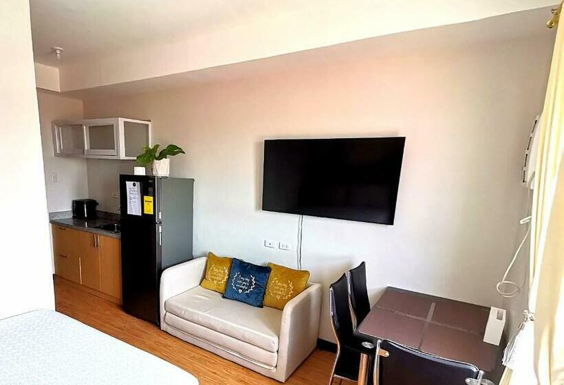 Pool View Studio In Mesaverte With Free Pool & Netflix