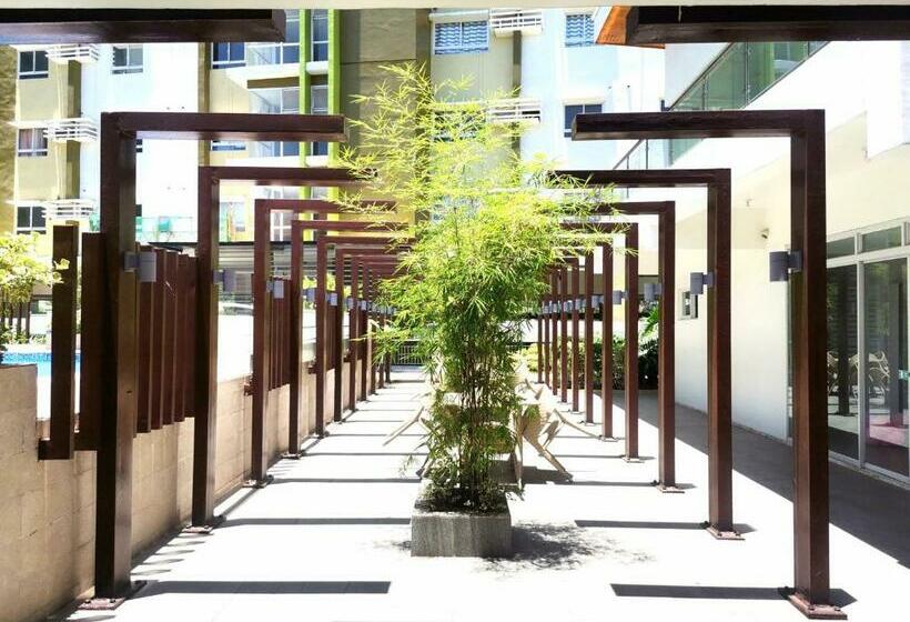 Pool View Studio In Mesaverte With Free Pool & Netflix