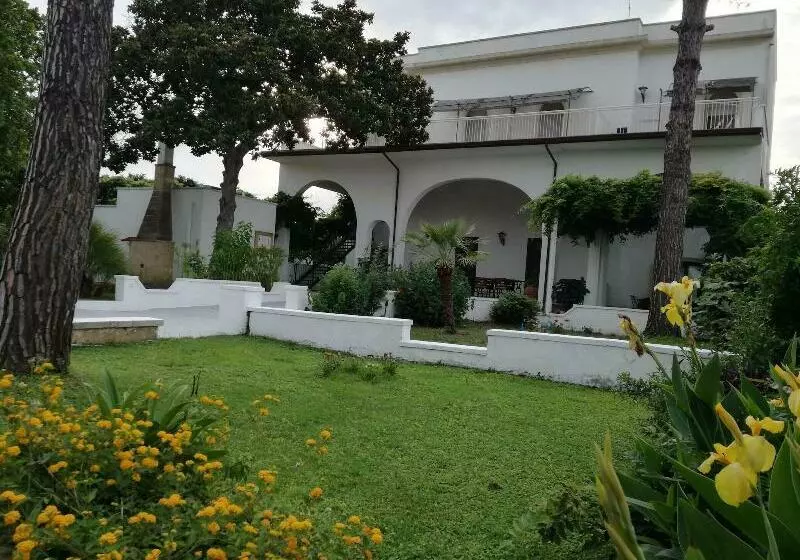 تختخواب و صبحانه Borgo Fiore Country House
