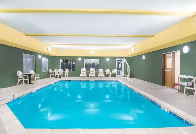 Days Inn By Wyndham Ellis