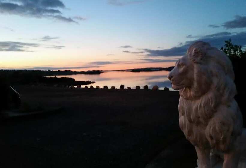 هتل Caisleain Oir