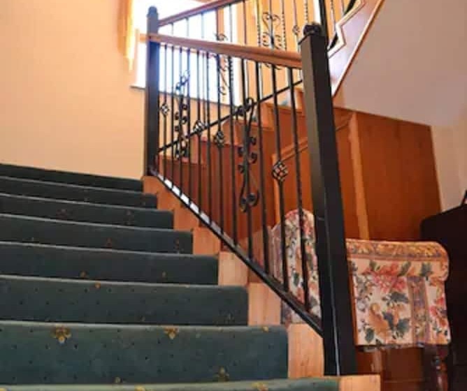 هتل Caisleain Oir