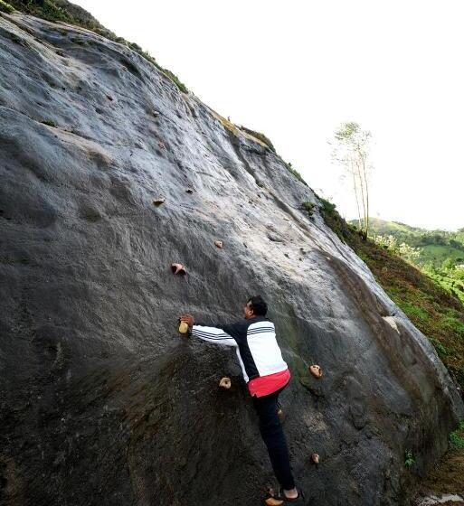 فندق Camelot Resort
