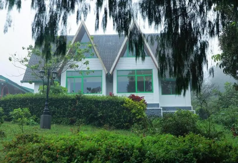 Отель Camelot Resort