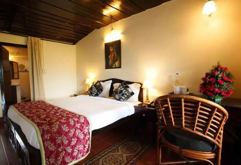 Отель Camelot Resort