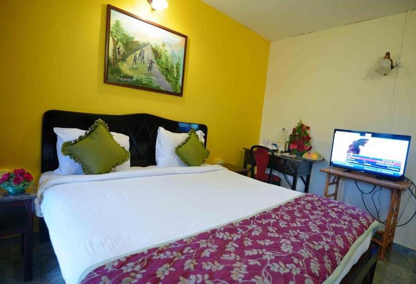 فندق Camelot Resort